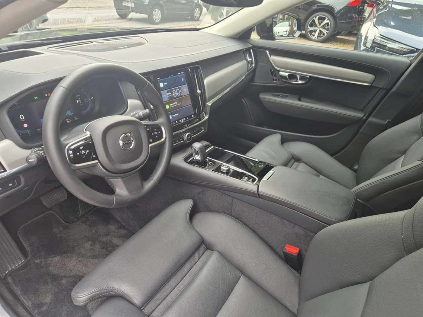 Volvo  T8 Ultimate Dark Recharge Plug-In Hybrid AWD