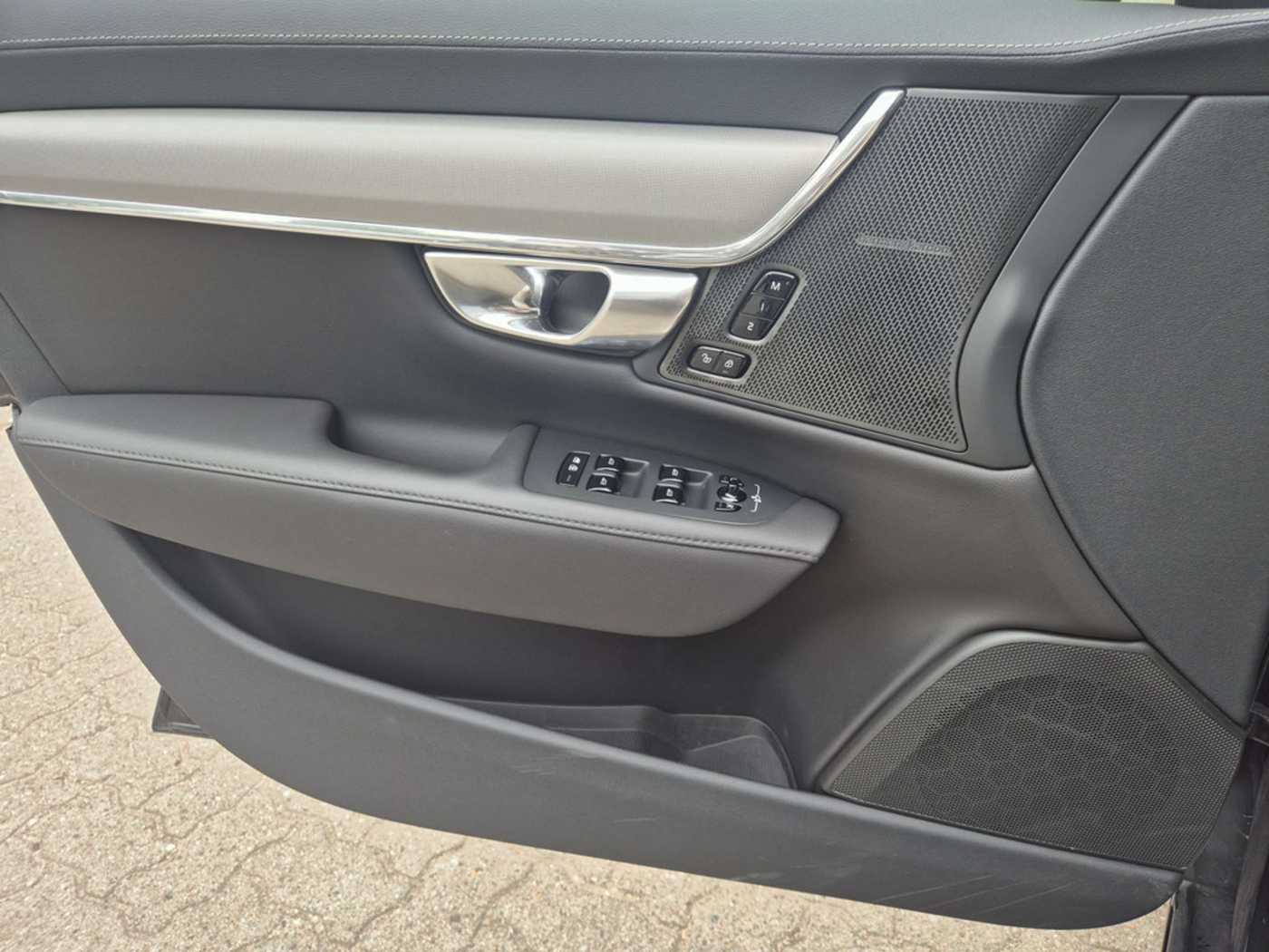 Volvo  T8 Ultimate Dark Recharge Plug-In Hybrid AWD