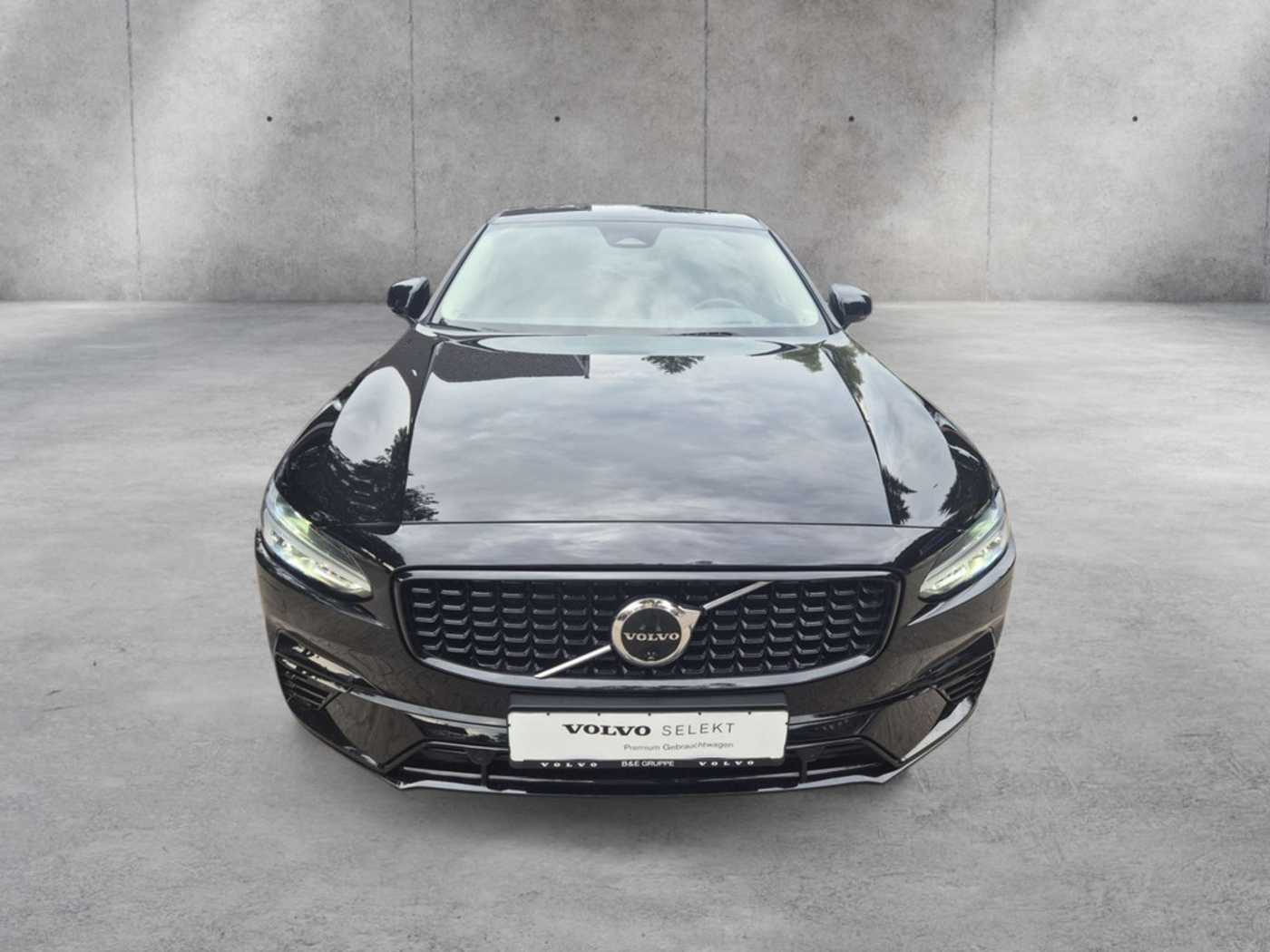 Volvo  T8 Ultimate Dark Recharge Plug-In Hybrid AWD