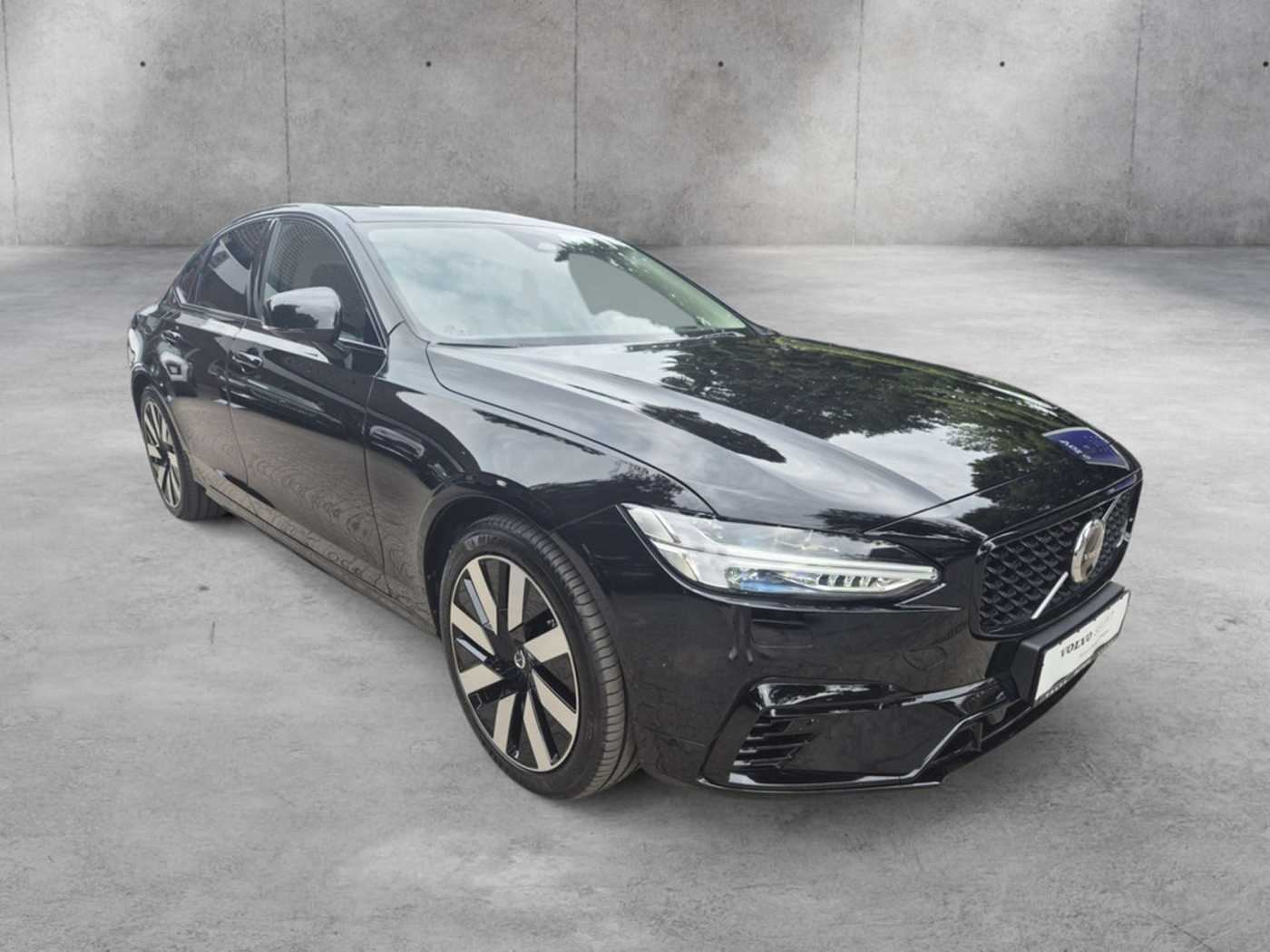 Volvo  T8 Ultimate Dark Recharge Plug-In Hybrid AWD
