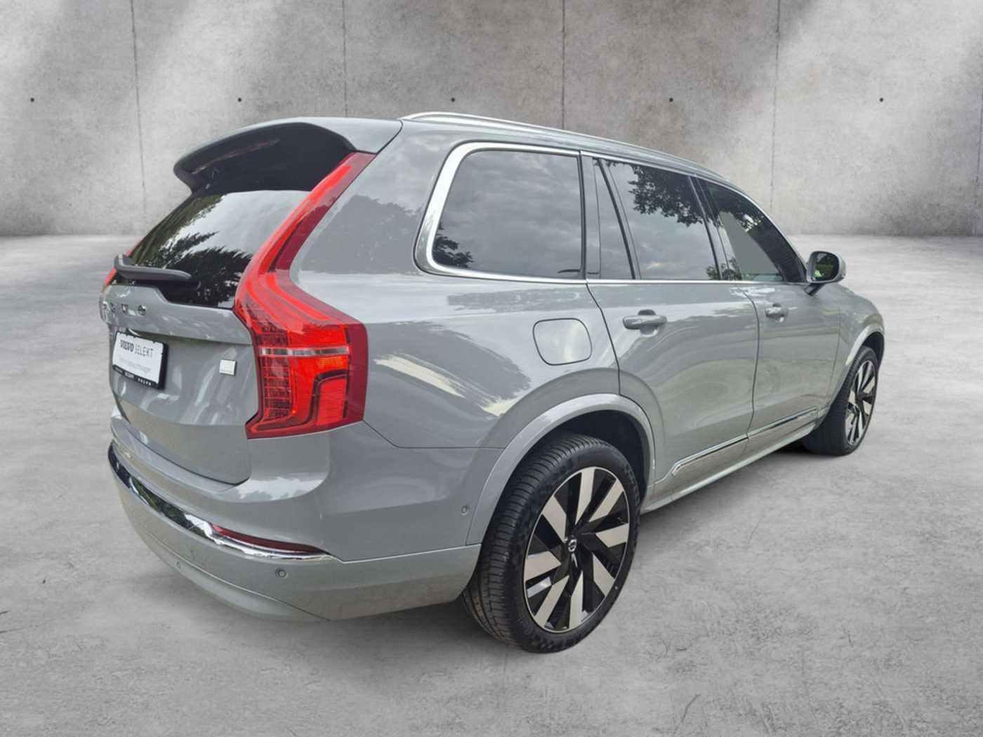 Volvo  T8 Plus Bright Recharge Plug-In Hybrid AWD