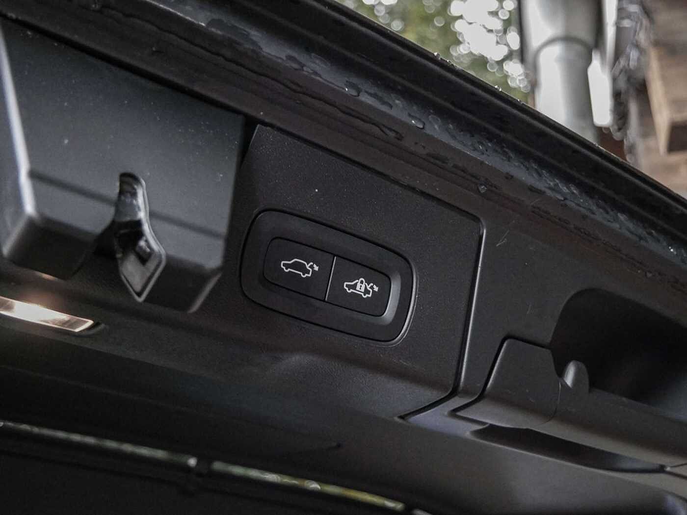 Volvo  T6 R Design Recharge Plug-In Hybrid AWD