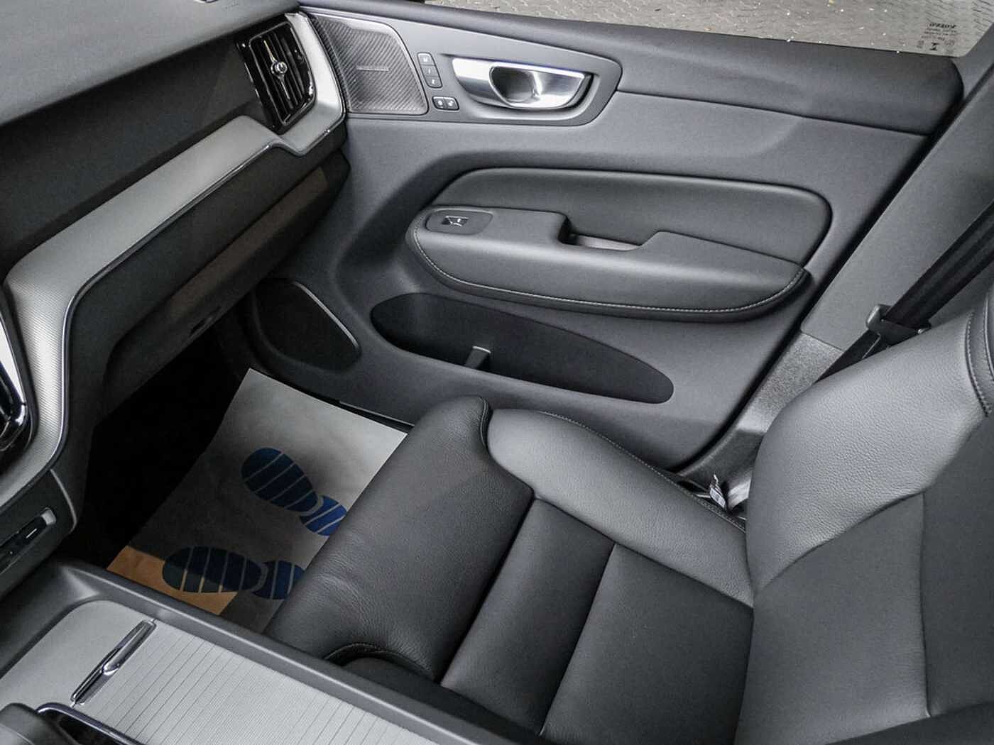Volvo  T6 R Design Recharge Plug-In Hybrid AWD