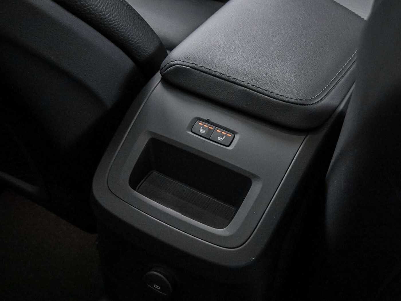 Volvo  T6 R Design Recharge Plug-In Hybrid AWD