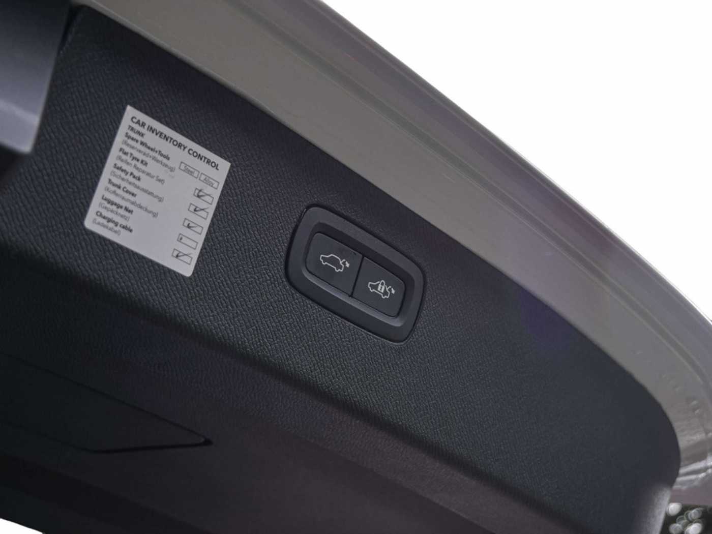 Volvo  T8 Plus Bright Recharge Plug-In Hybrid AWD