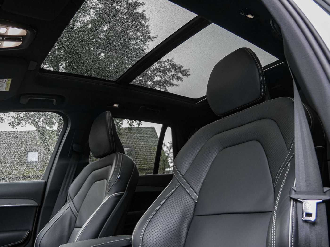 Volvo  T8 Plus Bright Recharge Plug-In Hybrid AWD