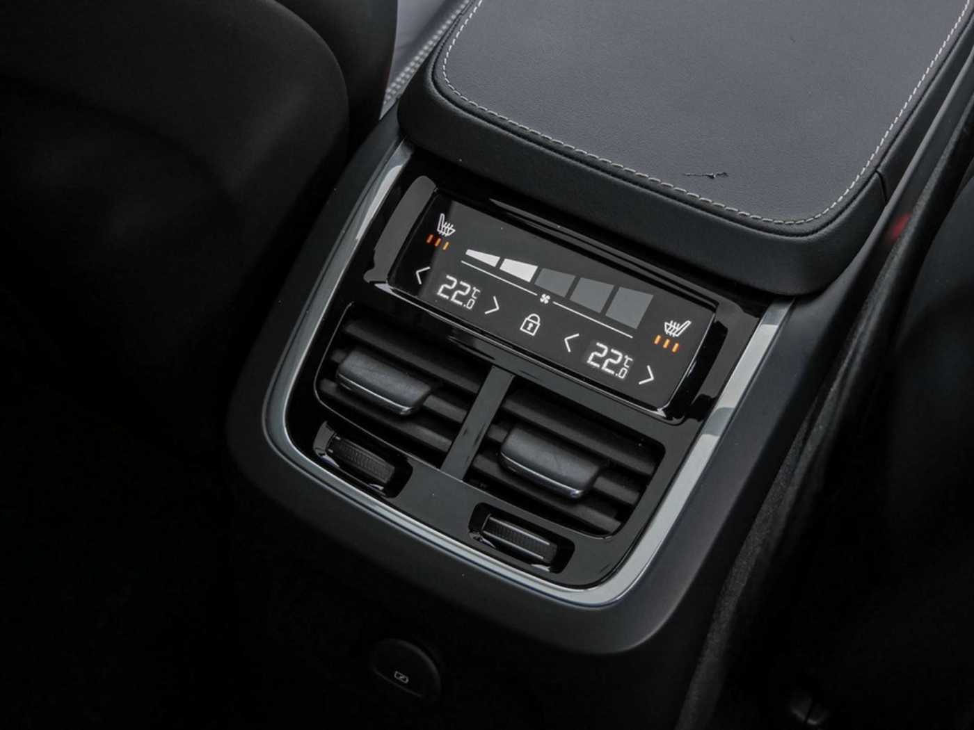 Volvo  T8 Plus Bright Recharge Plug-In Hybrid AWD