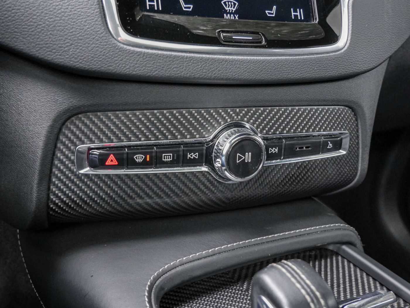 Volvo  T8 AWD Recharge Plug-In Hybrid R-Design