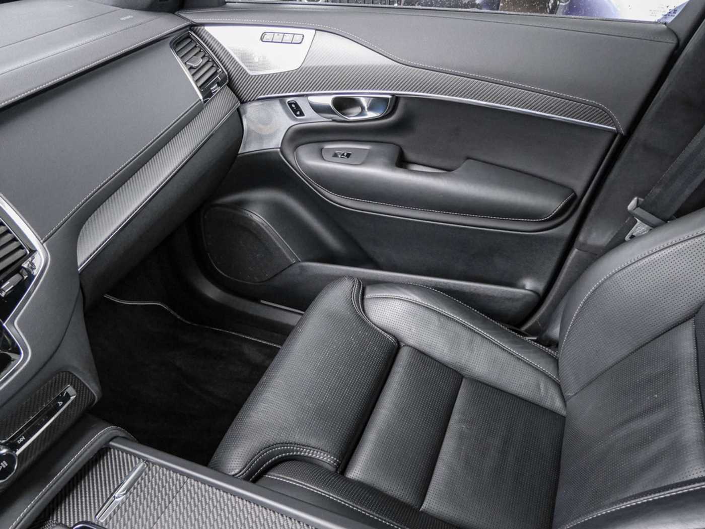 Volvo  T8 AWD Recharge Plug-In Hybrid R-Design