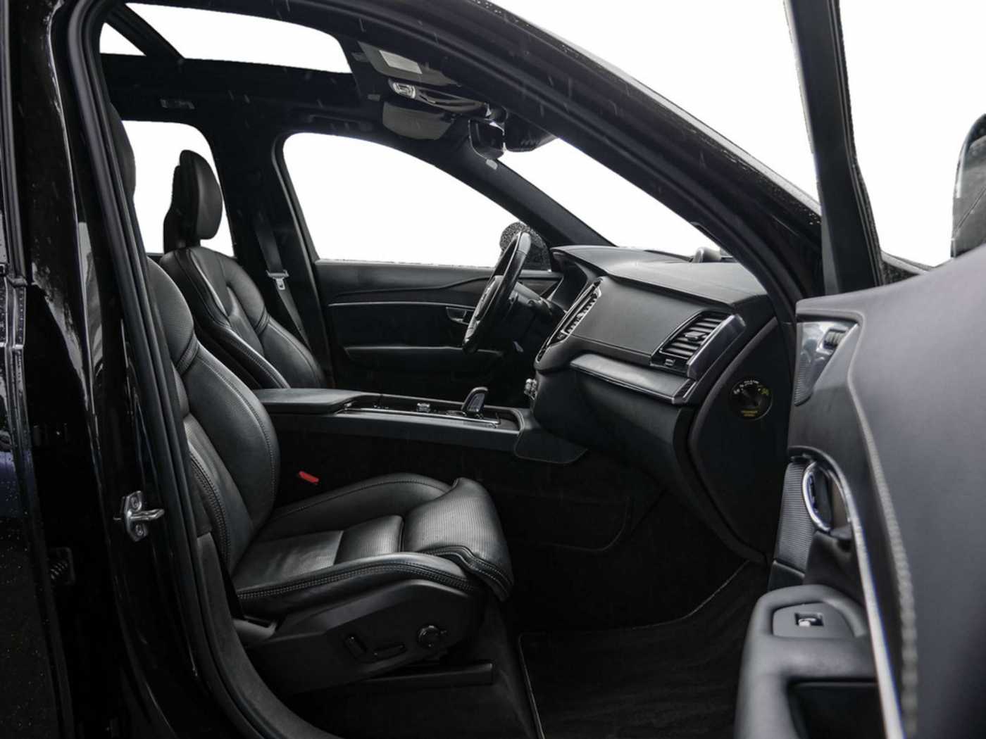 Volvo  T8 AWD Recharge Plug-In Hybrid R-Design