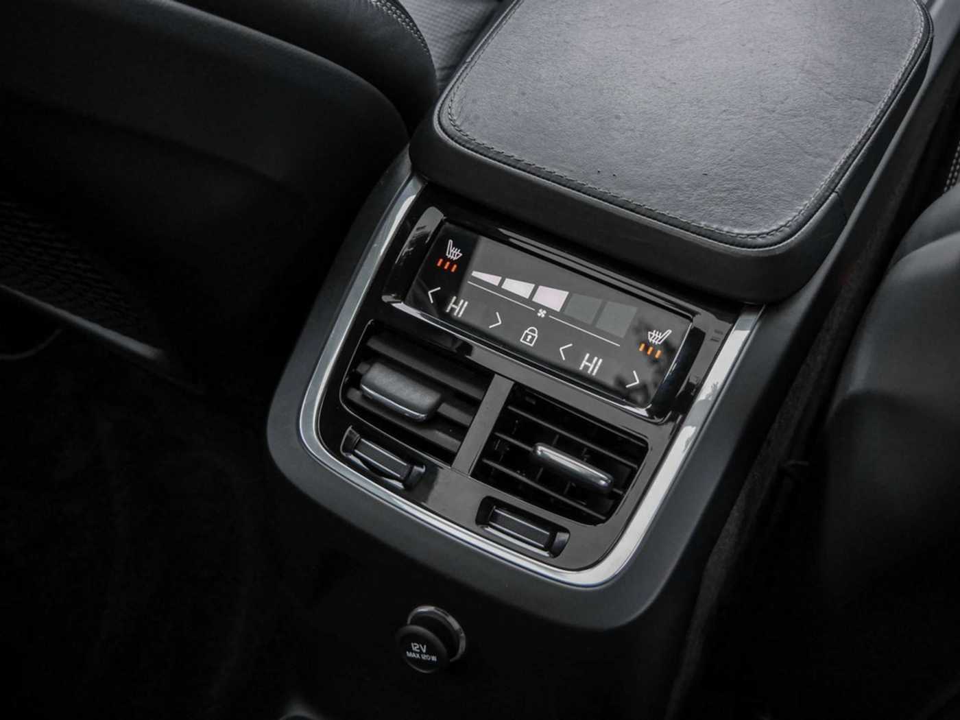 Volvo  T8 AWD Recharge Plug-In Hybrid R-Design