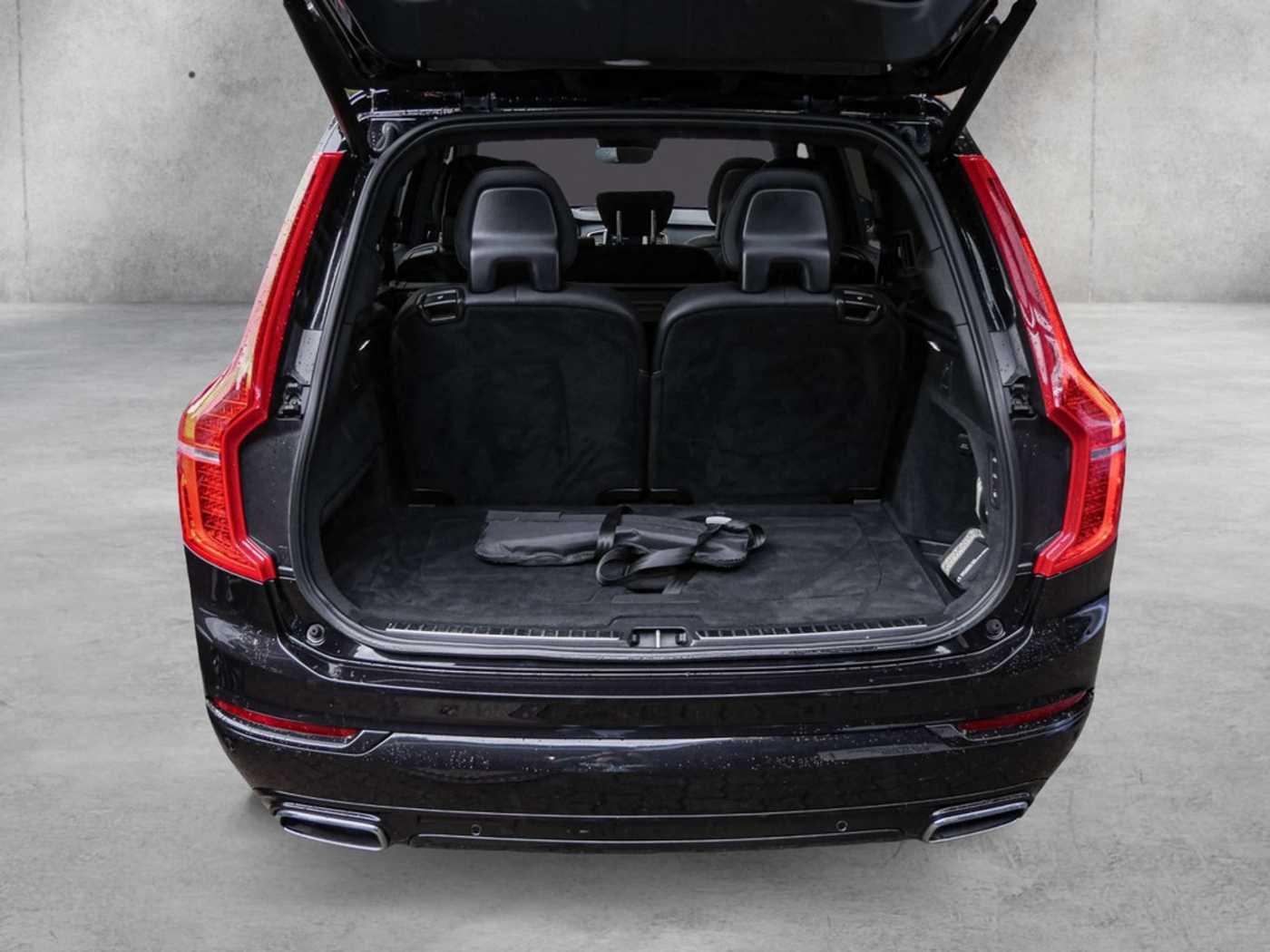 Volvo  T8 AWD Recharge Plug-In Hybrid R-Design