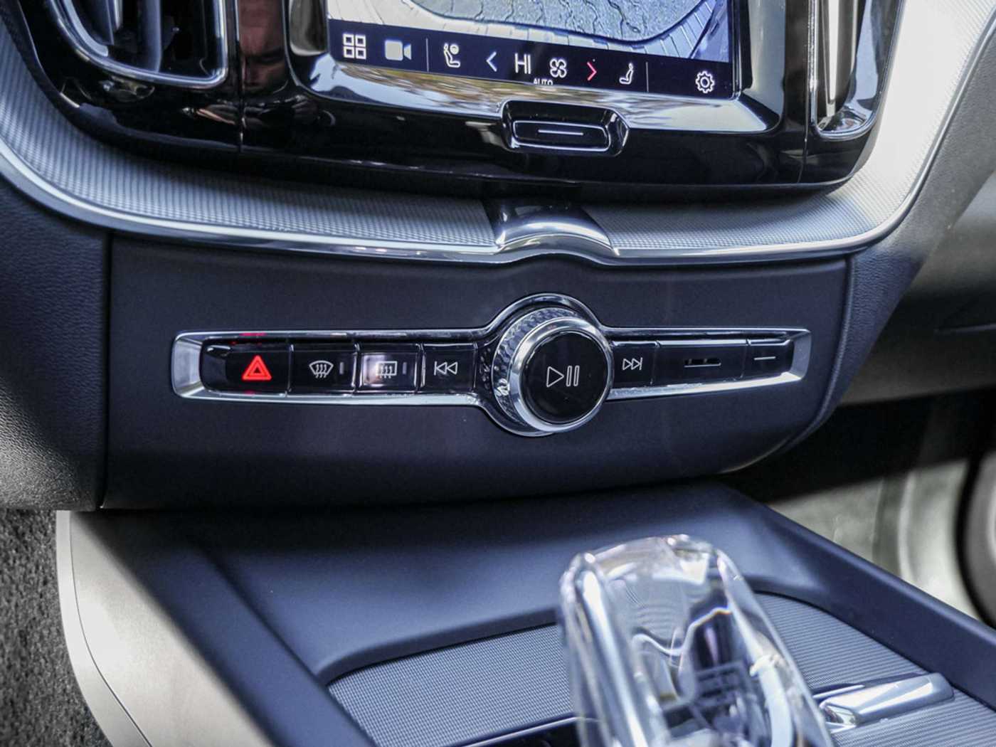 Volvo  T8 AWD Recharge Plus Dark Plug-In Hybrid