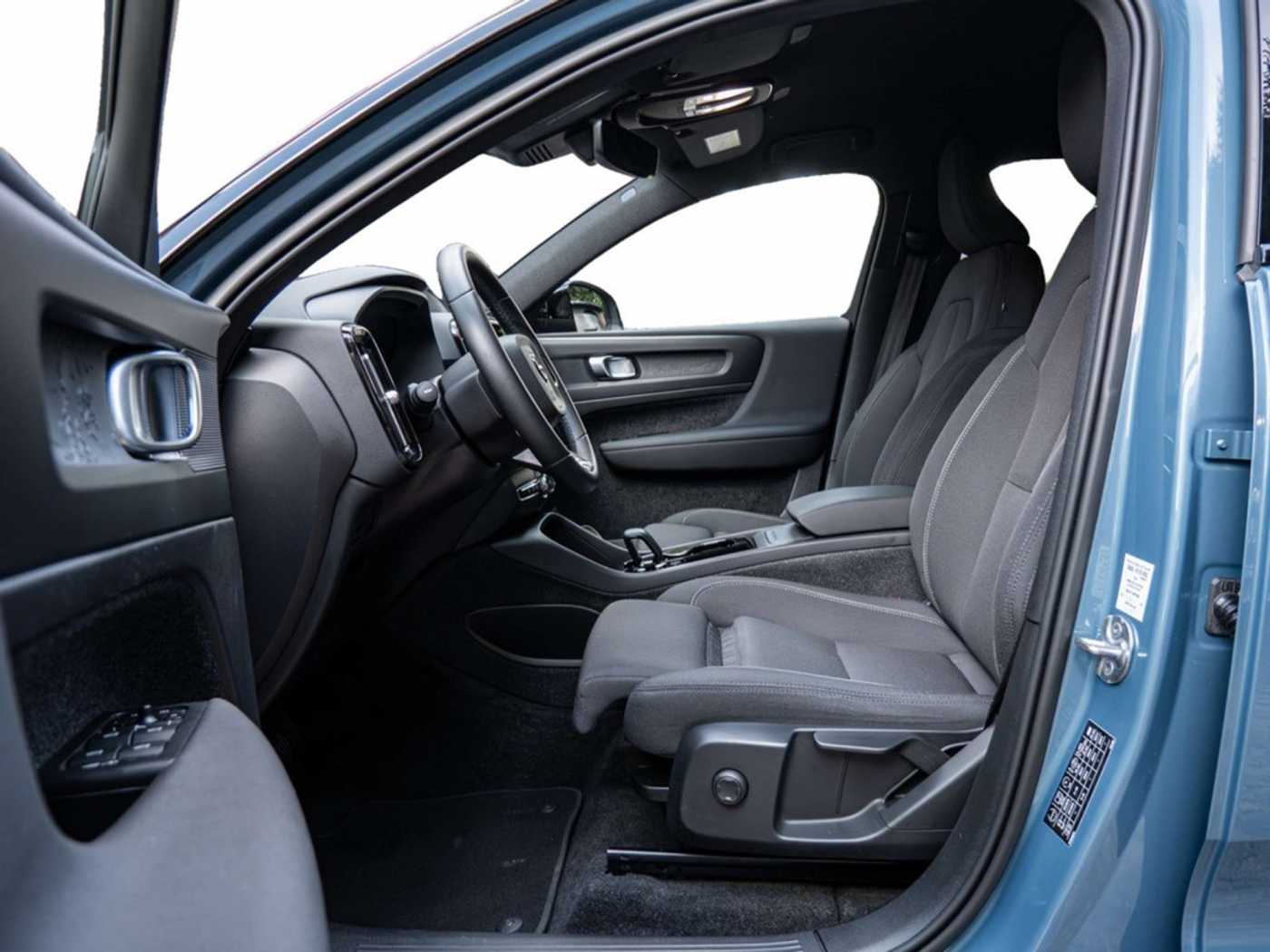 Volvo  Core Recharge Single Pure Electric 2WD
