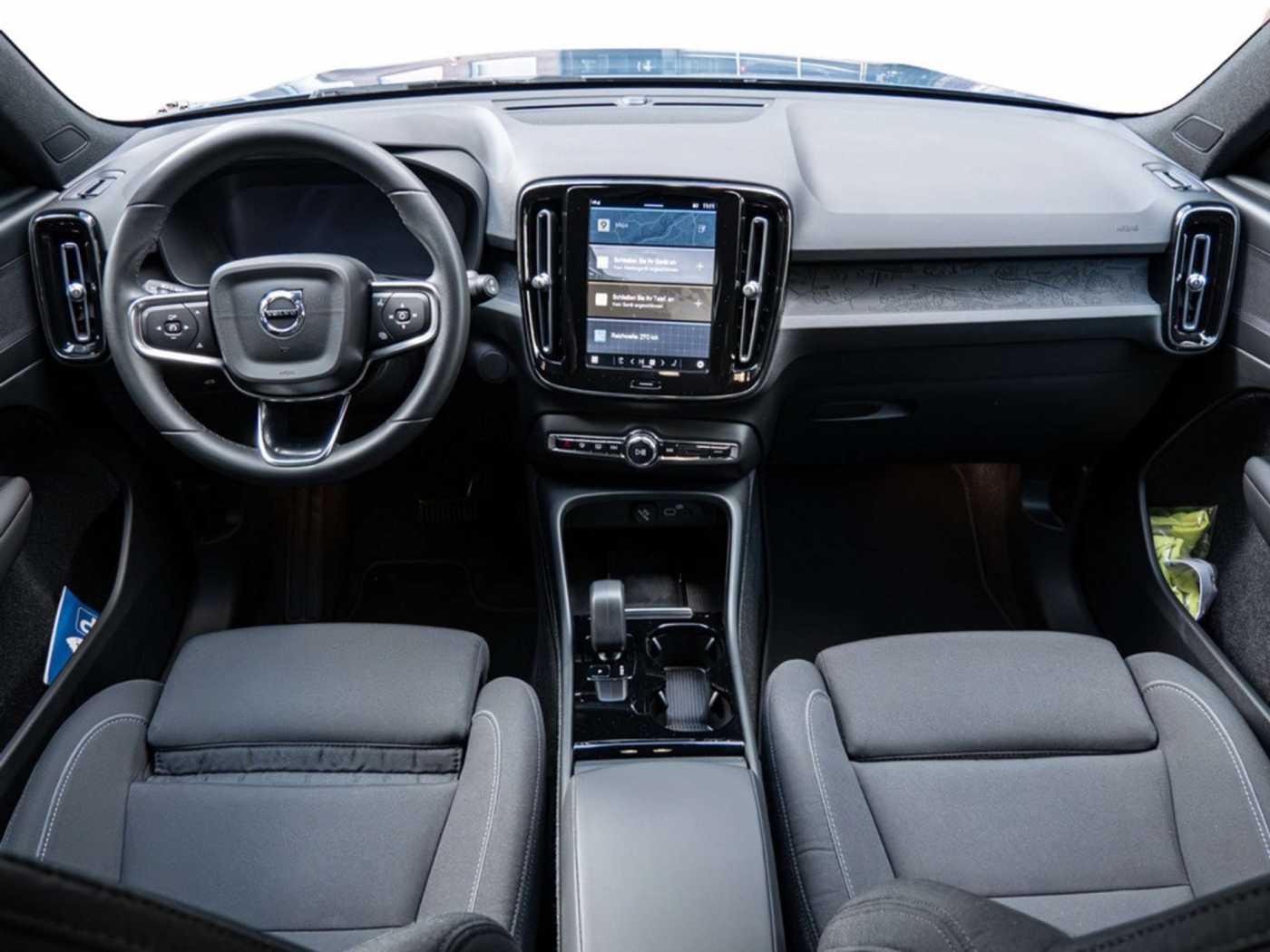 Volvo  Core Recharge Single Pure Electric 2WD