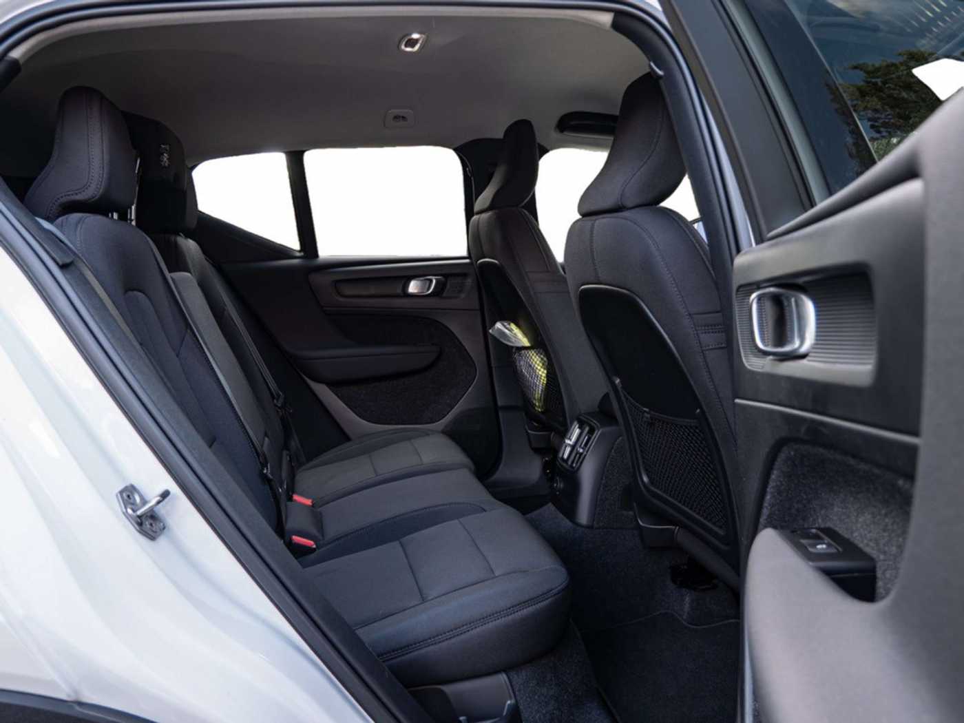 Volvo  T5 R-Design Expression Recharge ACC | AHK | BLIS | Licht- & Winter-Pak.