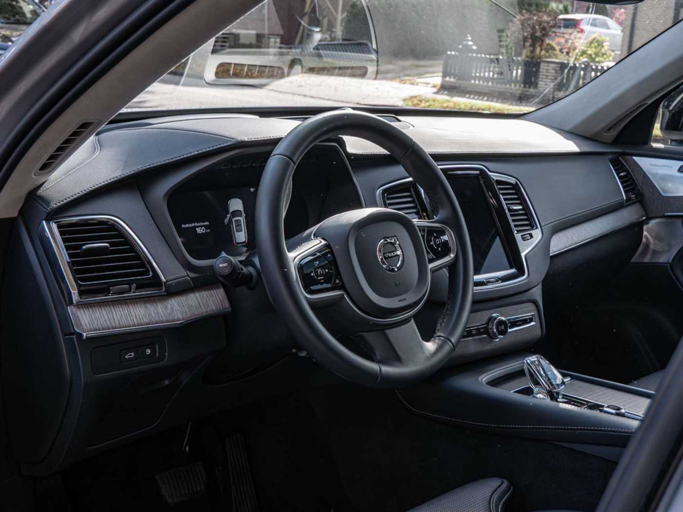 Volvo  T8 Ultimate Dark Recharge Plug-In Hybrid AWD