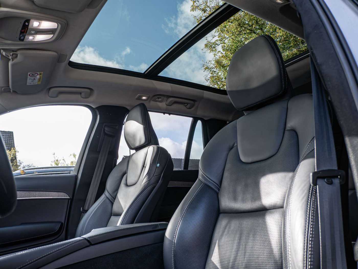 Volvo  T8 Ultimate Dark Recharge Plug-In Hybrid AWD