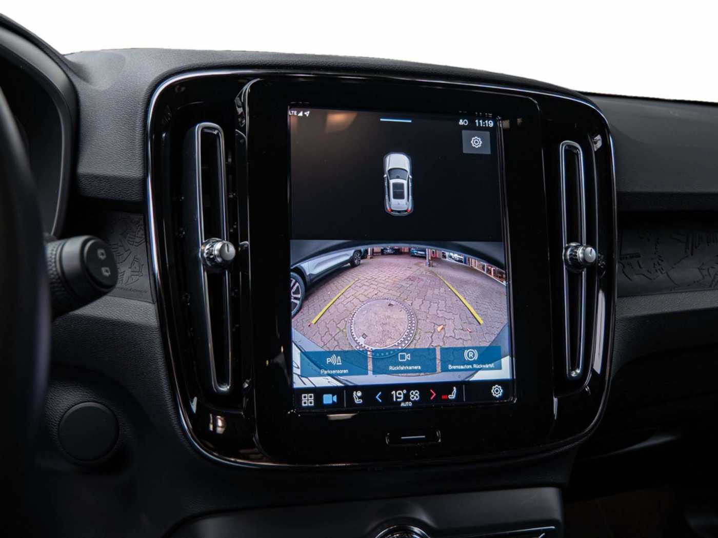 Volvo  TWIN Core Recharge Pure Electric AWD