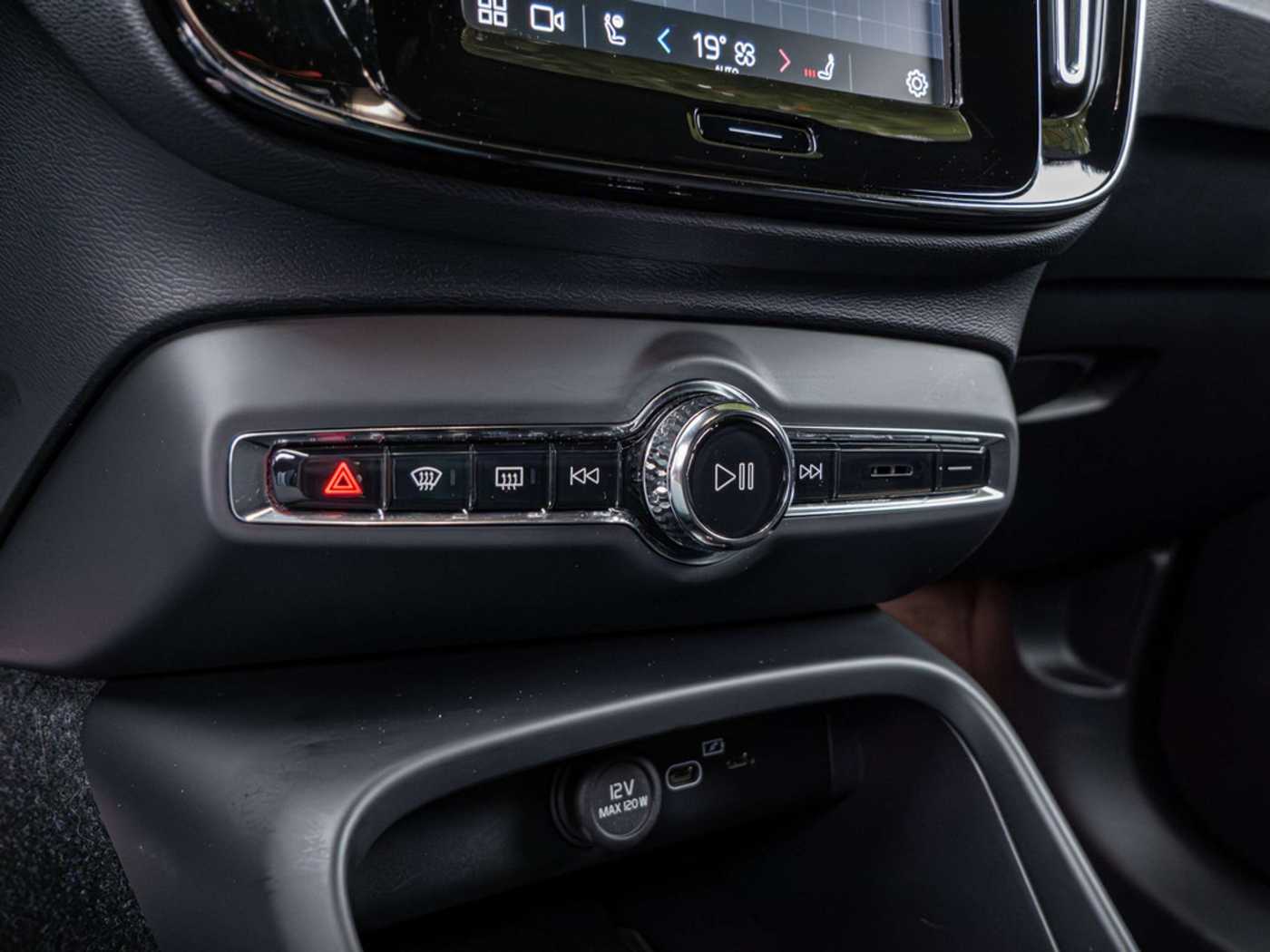 Volvo  TWIN Core Recharge Pure Electric AWD