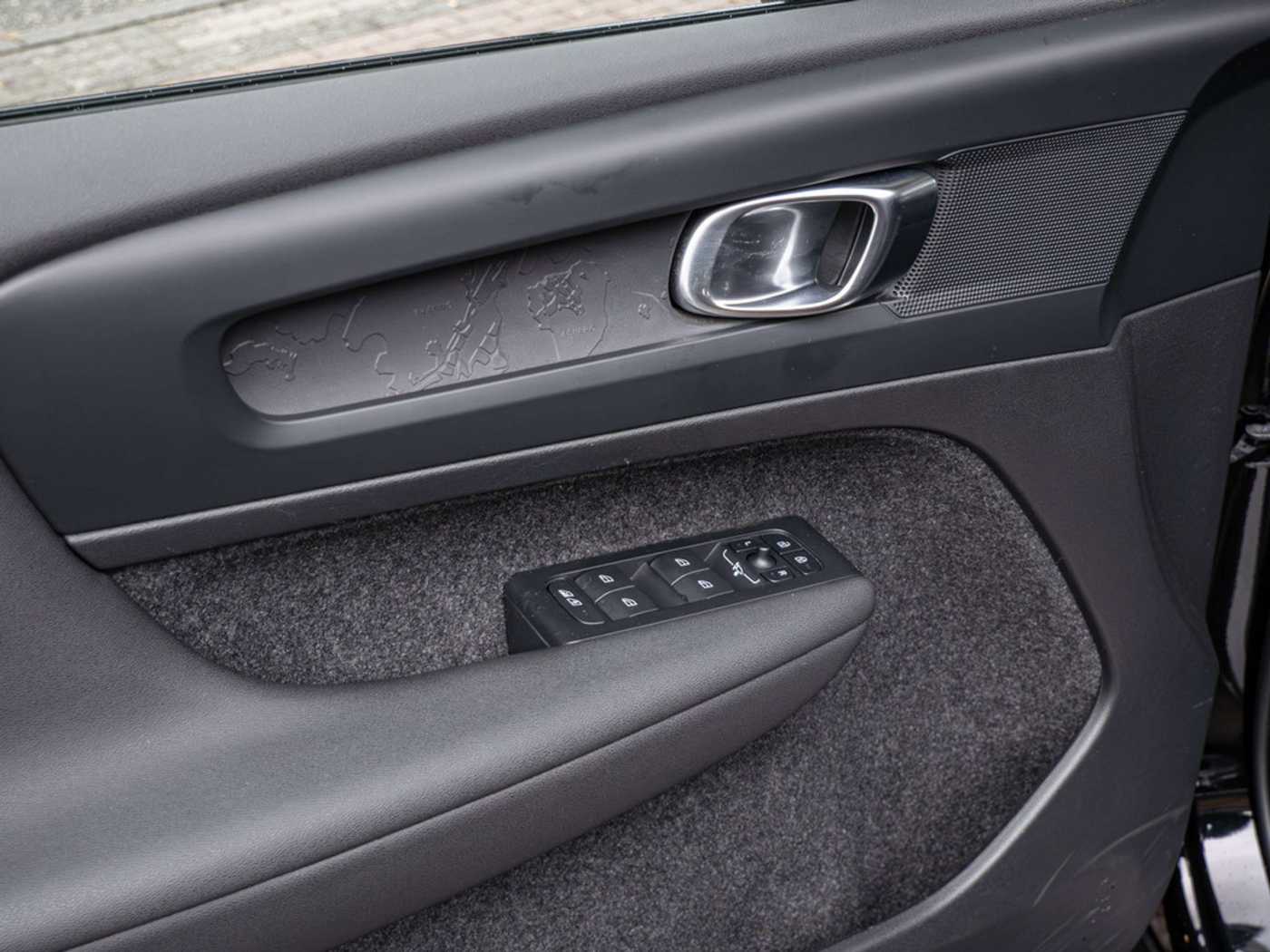 Volvo  TWIN Core Recharge Pure Electric AWD