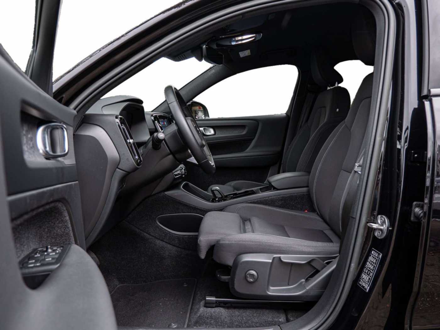 Volvo  TWIN Core Recharge Pure Electric AWD