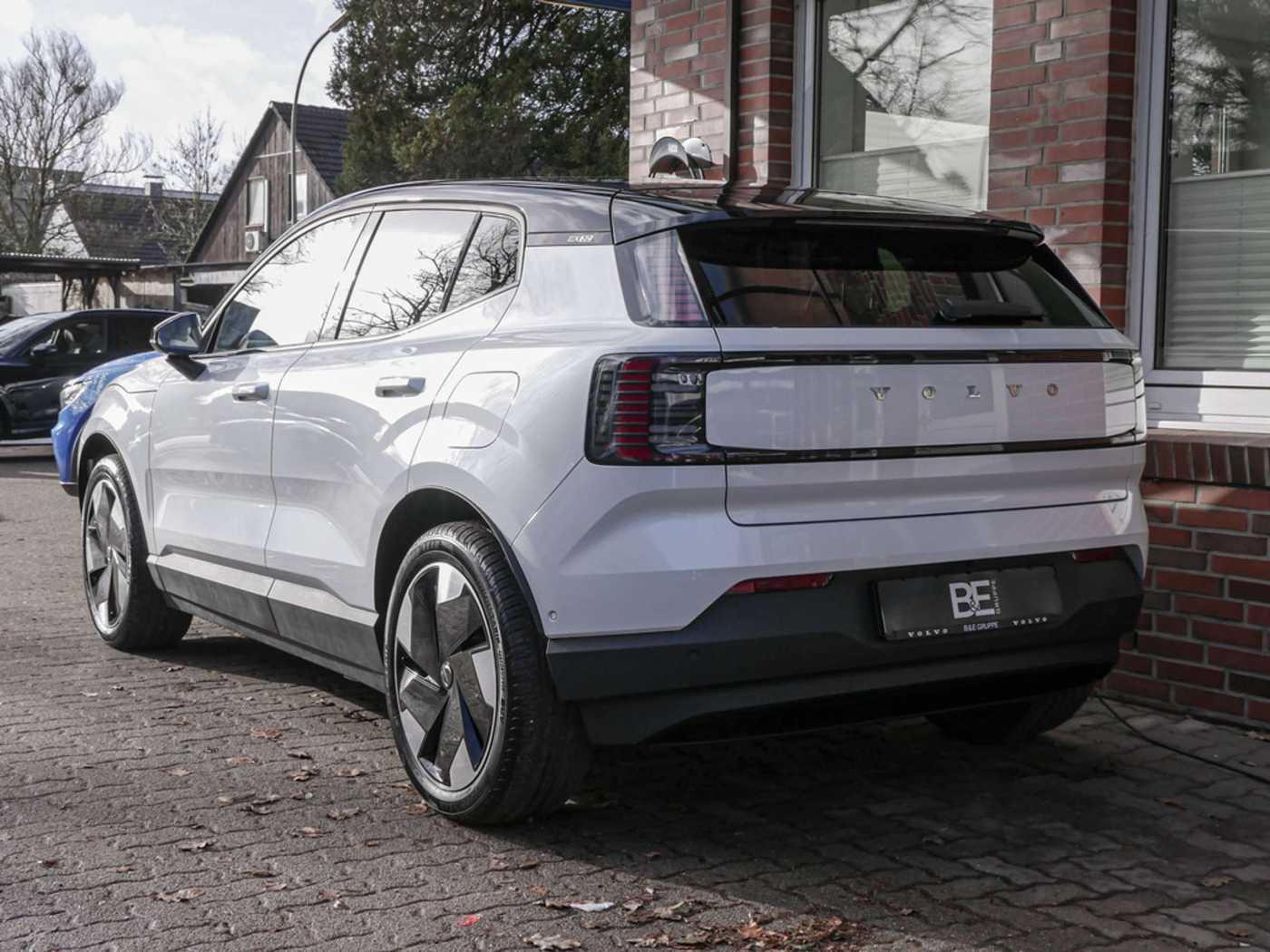 Volvo  Ultra Single Extended Range Pure Electric