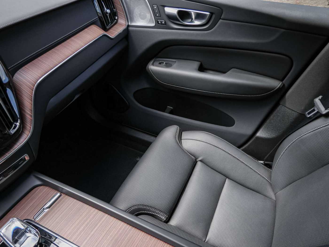 Volvo  T8 AWD Recharge Ultimate Dark Plug-In Hybrid