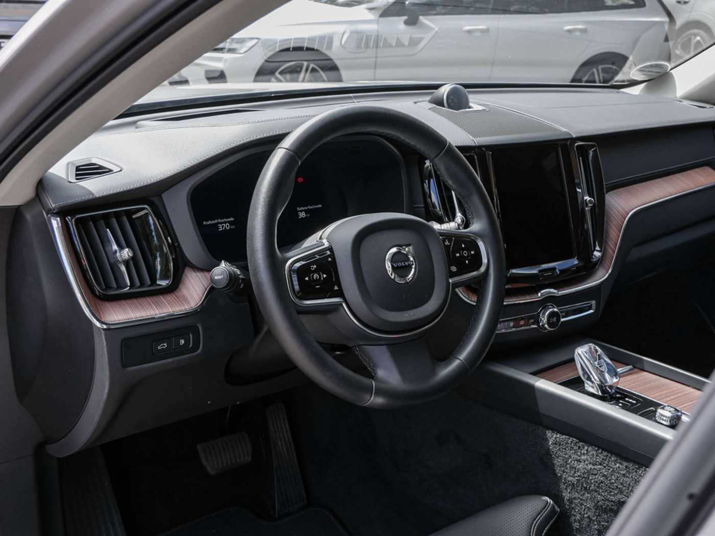 Volvo  T8 AWD Recharge Ultimate Dark Plug-In Hybrid