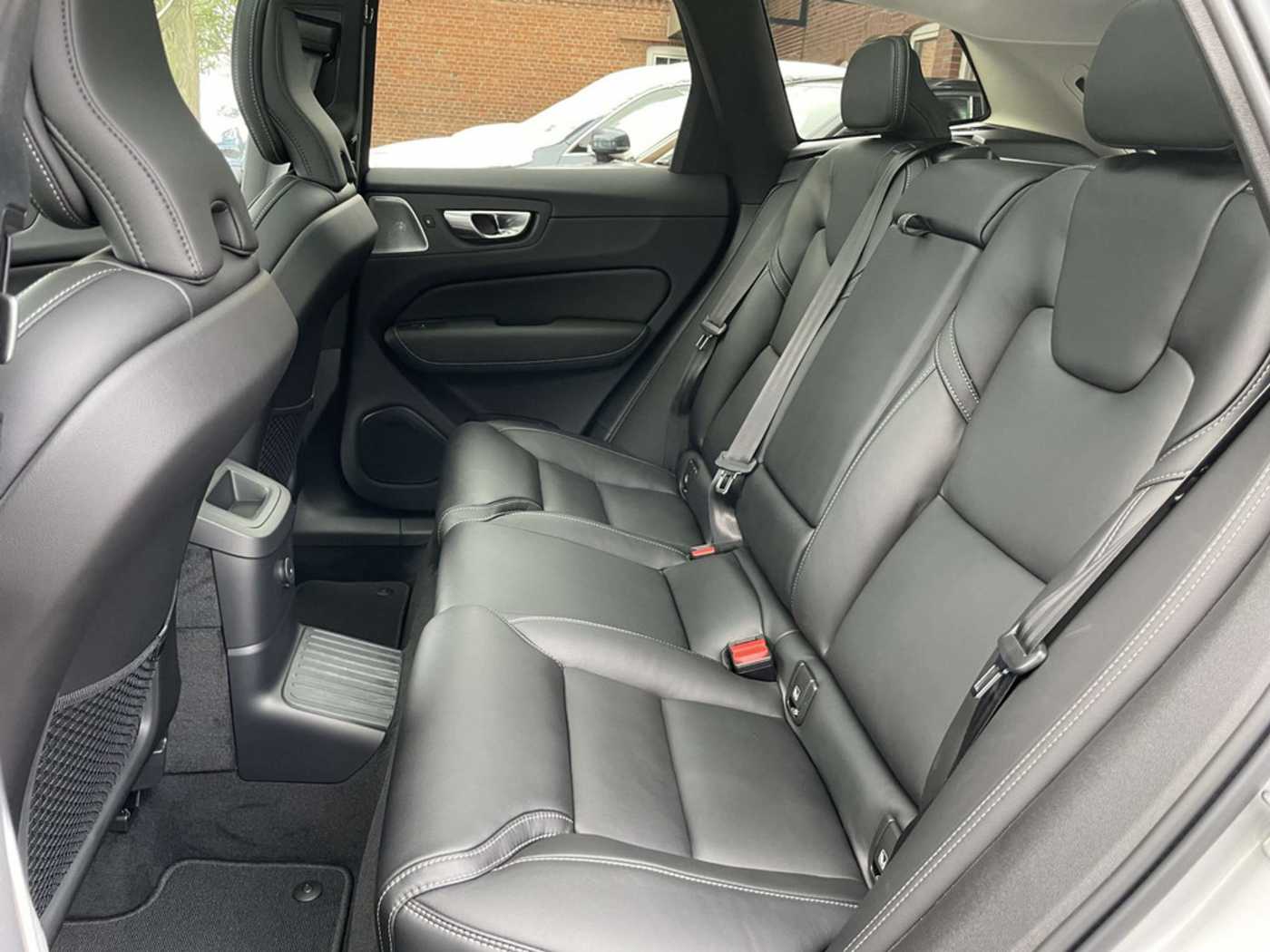 Volvo  T8 AWD Recharge Ultimate Dark Plug-In Hybrid