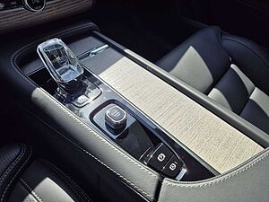 Volvo  T8 Recharge Ultimate Dark AWD B&W | MASSAGE | LUFT | 360°