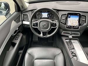 Volvo  D5 AWD Momentum SEHR GEPFLEGT | LICHT-PAKET | KAME