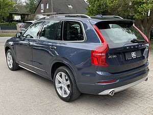 Volvo  D5 AWD Momentum SEHR GEPFLEGT | LICHT-PAKET | KAME