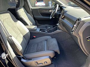 Volvo  Twin Motor AWD Ultra Black Edition