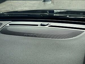 Volvo  Twin Motor AWD Ultra Black Edition