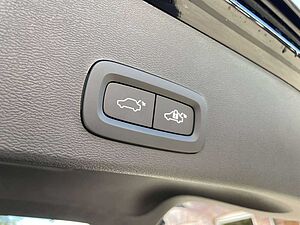 Volvo  Twin Motor AWD Ultra Black Edition