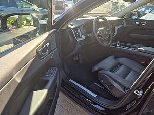 Volvo  T6 AWD Recharge Plug-In Hybrid Plus Dark