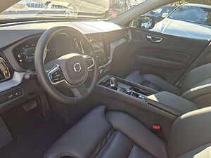 Volvo  T6 AWD Recharge Plug-In Hybrid Plus Dark