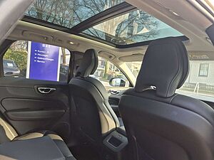 Volvo  T8 AWD Recharge Plug-In Hybrid Ultra Dark
