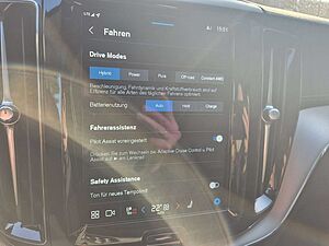 Volvo  T8 AWD Recharge Plug-In Hybrid Ultra Dark