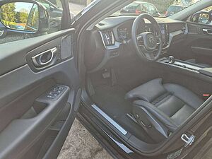 Volvo  T8 AWD Recharge Plug-In Hybrid Ultra Dark