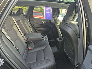 Volvo  T8 AWD Recharge Plug-In Hybrid Ultra Dark