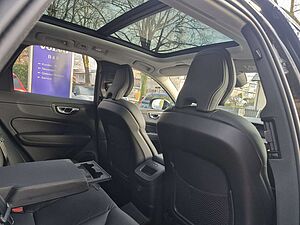 Volvo  T8 AWD Recharge Plug-In Hybrid Ultra Dark