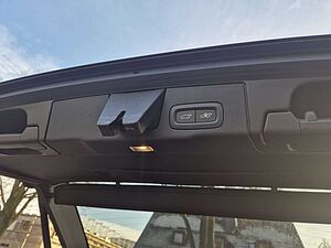 Volvo  T8 AWD Recharge Plug-In Hybrid Ultra Dark