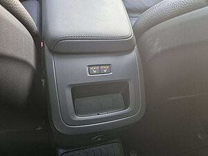 Volvo  T8 AWD Recharge Plug-In Hybrid Ultra Dark