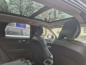Volvo  T8 AWD Recharge Plug-In Hybrid Ultra Dark