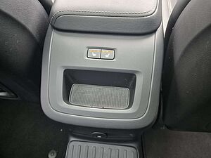 Volvo  T8 AWD Recharge Plug-In Hybrid Ultra Dark