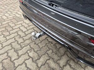 Volvo  T8 AWD Recharge Plug-In Hybrid Ultra Dark