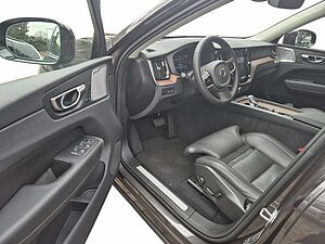 Volvo  T8 AWD Recharge Plug-In Hybrid Ultra Dark