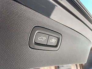 Volvo  T8 Plus Bright Recharge Plug-In Hybrid AWD